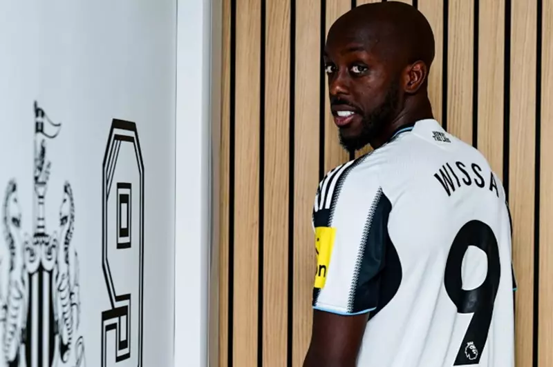 يوان ويسا مهاجم نيوكاسل